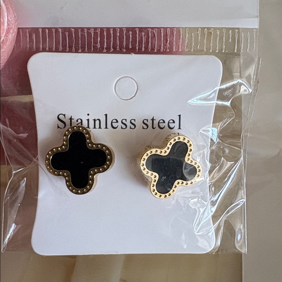 Set- Earrings, Bracelet, Necklace- Gold & Black Clover - Picture 2 of 4